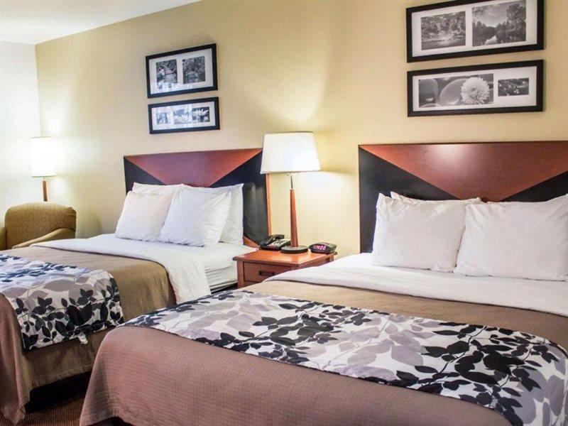 Quality Inn & Suites צ'יימברסבורג מראה חיצוני תמונה