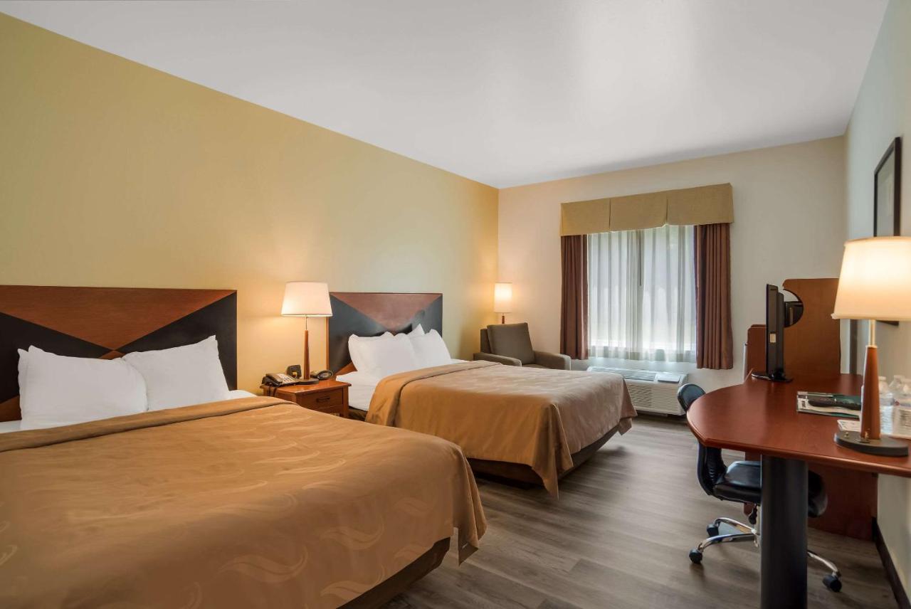 Quality Inn & Suites צ'יימברסבורג מראה חיצוני תמונה