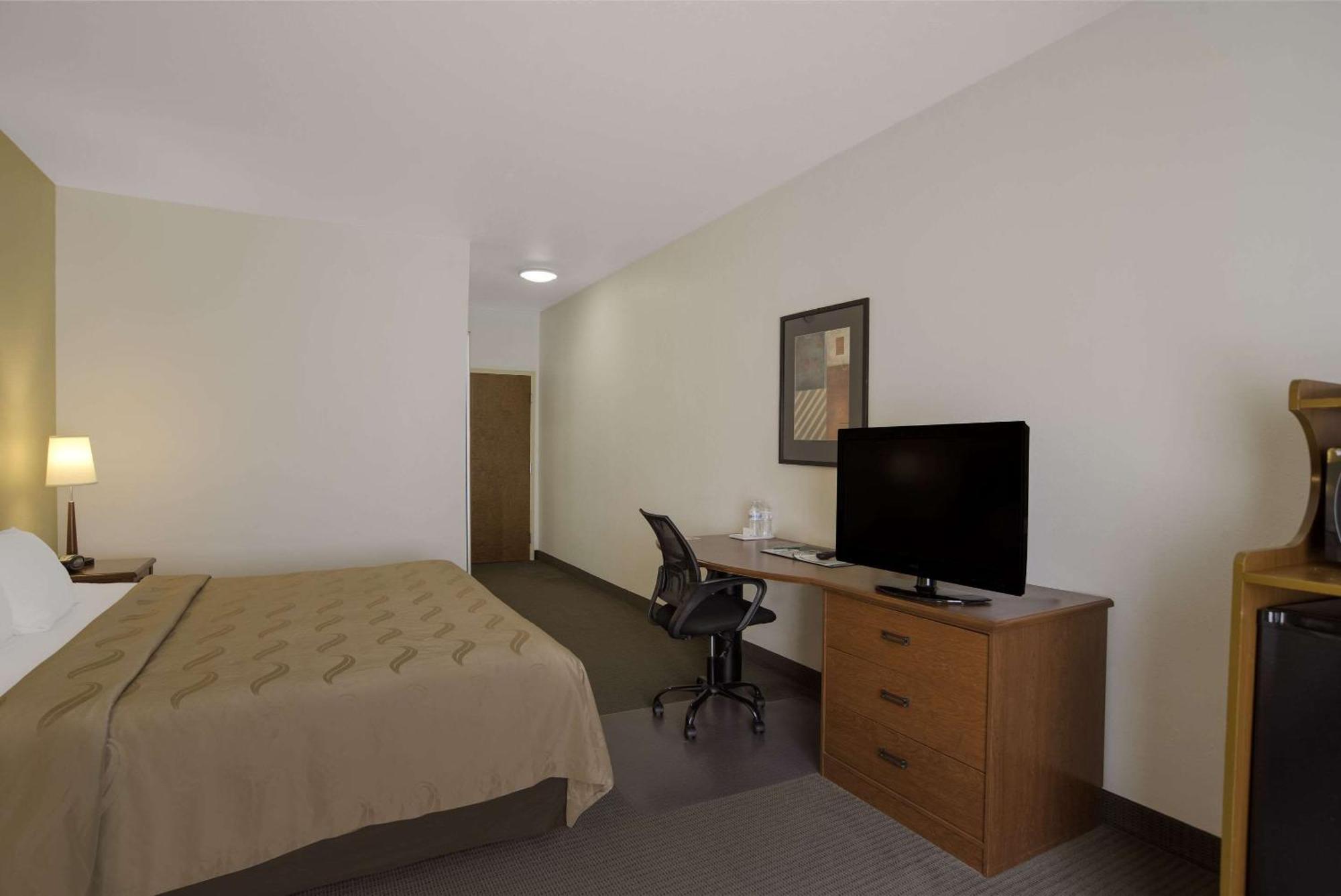 Quality Inn & Suites צ'יימברסבורג מראה חיצוני תמונה