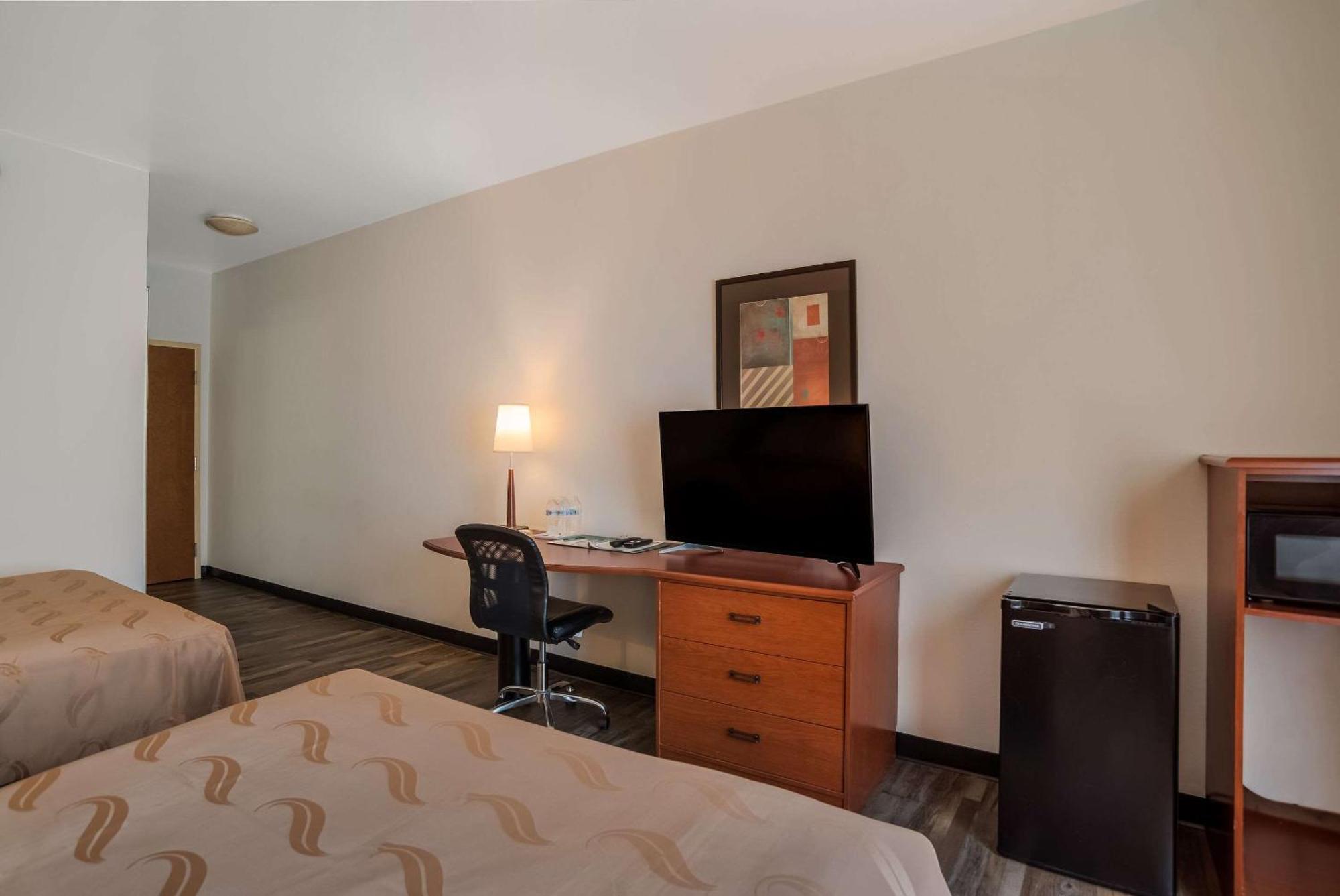 Quality Inn & Suites צ'יימברסבורג מראה חיצוני תמונה