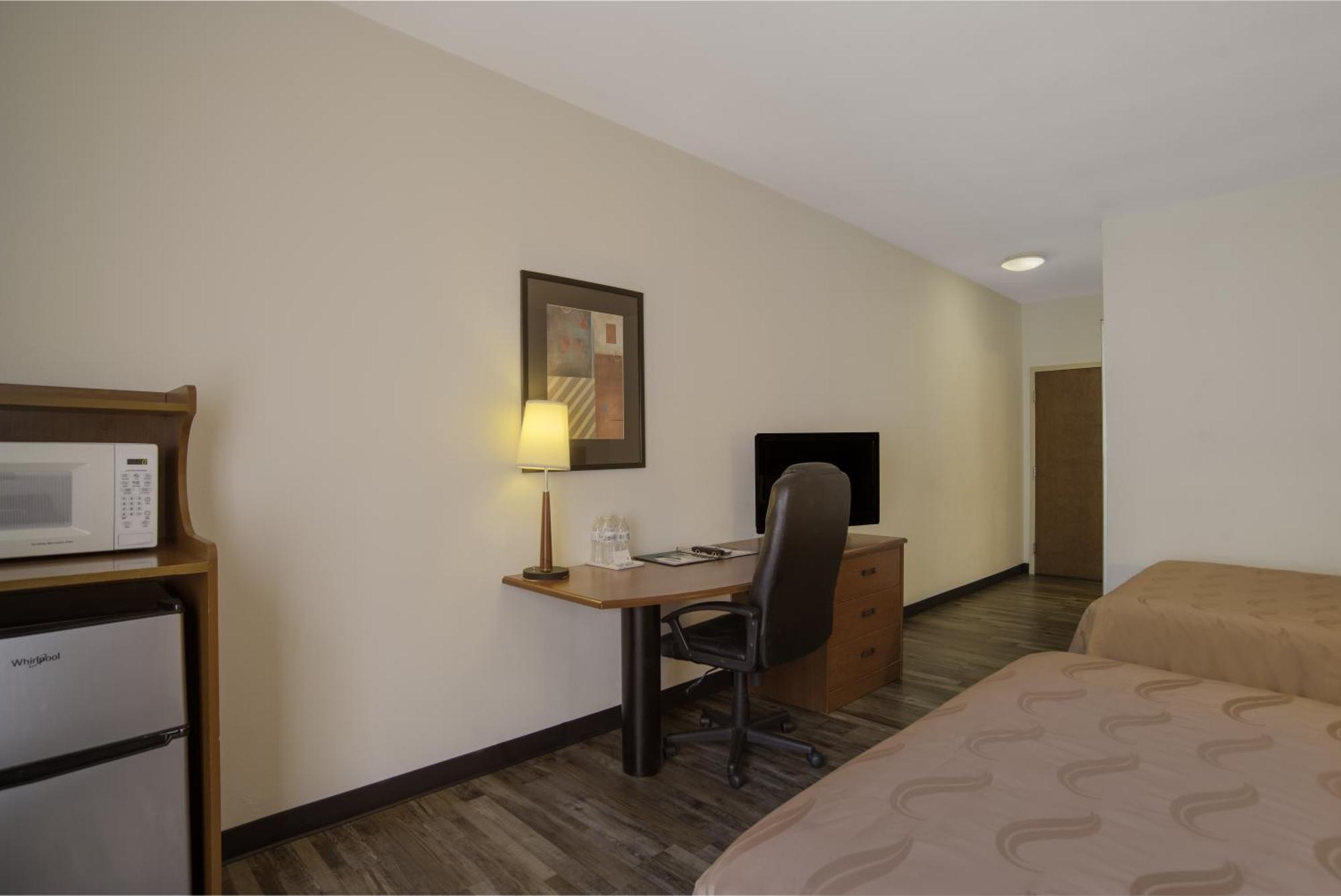 Quality Inn & Suites צ'יימברסבורג מראה חיצוני תמונה